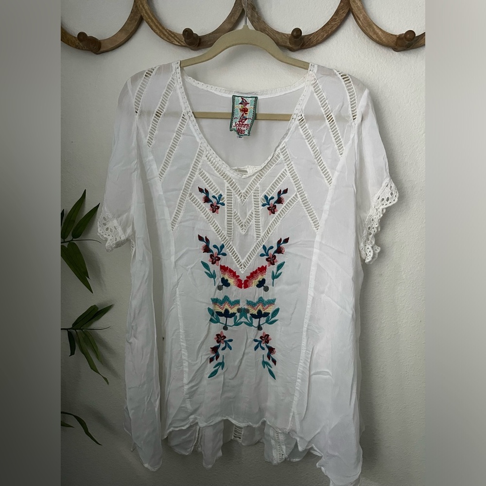 Johnny Was White Embroidered Shirt Size XL